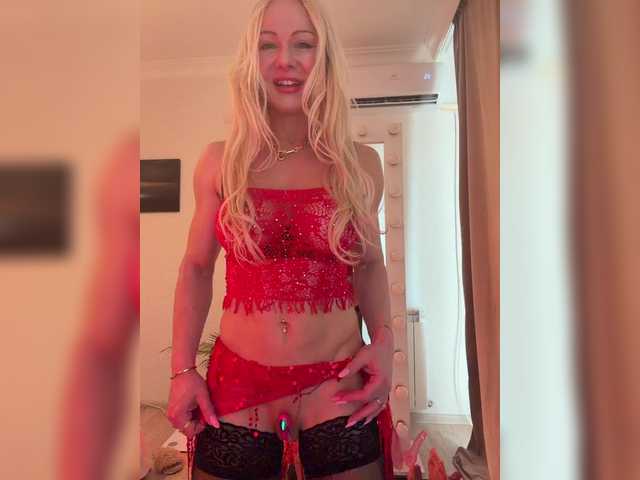 ALISE8881 live cam on BongaCams