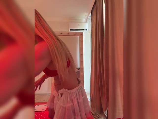 ALISE8881 live cam on BongaCams