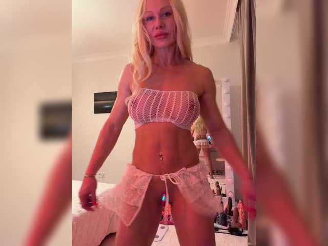 ALISE8881 live cam on BongaCams