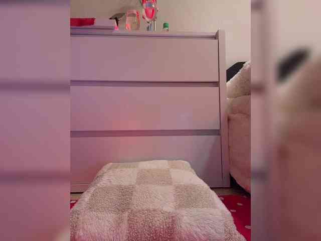 ALISE8881 Sex Cam Show
