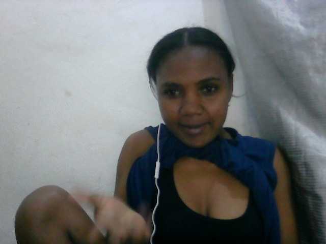 Cutie12 live cam on BongaCams