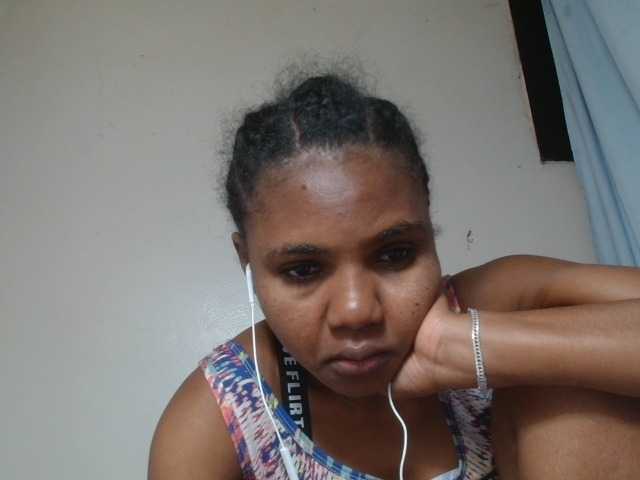 Cutie12 live cam on BongaCams
