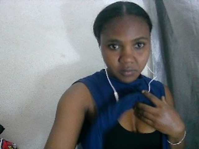 Cutie12 live cam on BongaCams