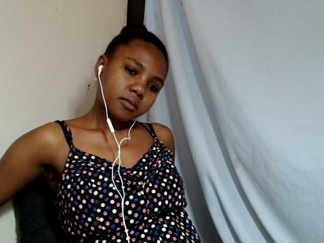 Cutie12 live cam on BongaCams