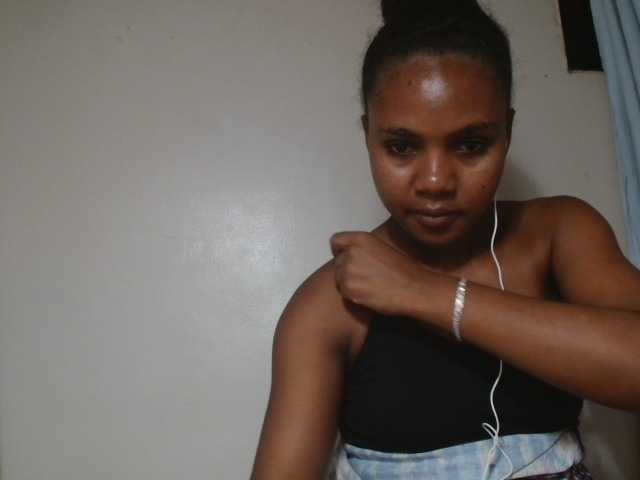 Cutie12 live cam on BongaCams