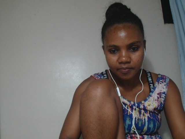 Cutie12 live cam on BongaCams
