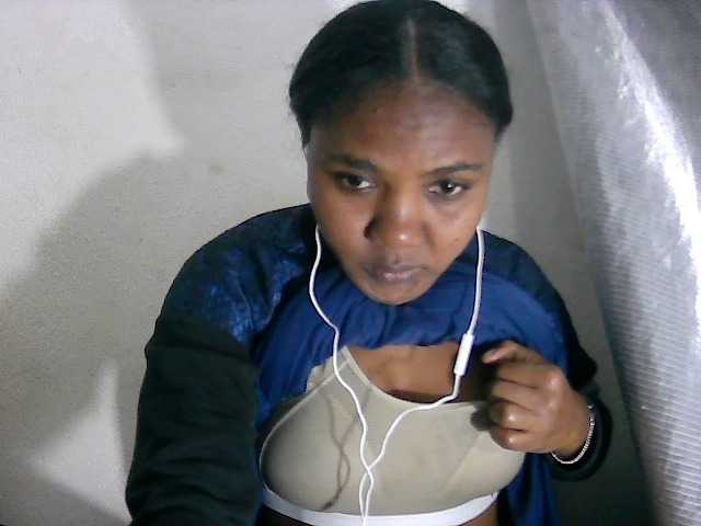Cutie12 live cam on BongaCams