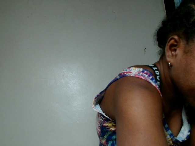 Cutie12 live cam on BongaCams