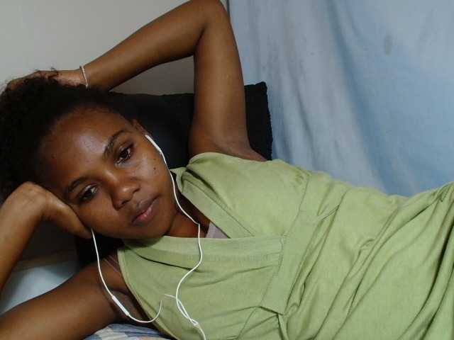 Camgirl Cutie12 sur Bongacams