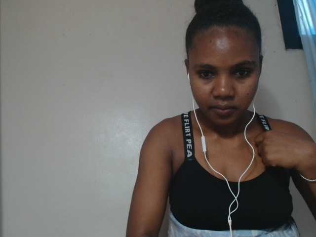 Cutie12 live cam on BongaCams