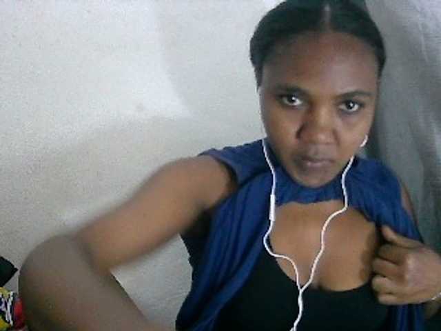 Cutie12 live cam on BongaCams