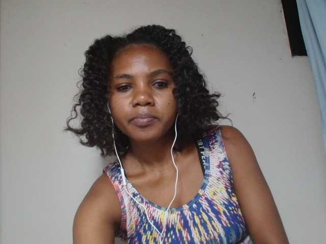 Cutie12 live cam on BongaCams