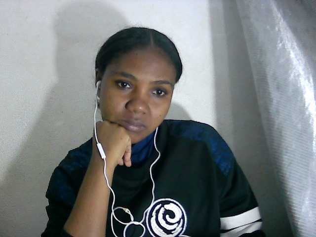 Cutie12 live cam on BongaCams
