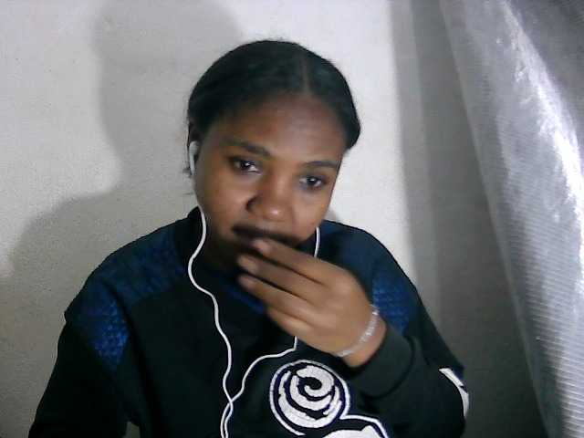 Cutie12 live cam on BongaCams