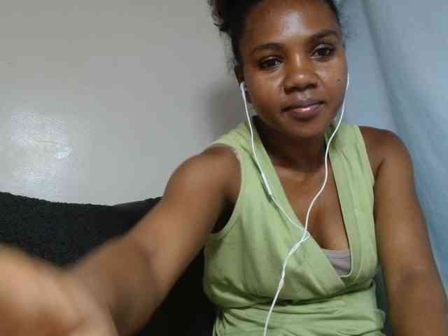 Cutie12 Live Webcam on BongaCams