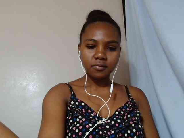 Cutie12 Live Webcam on BongaCams