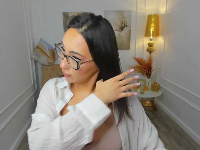 EvaSarazardje's BongaCams show and profile