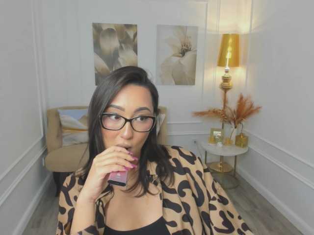 EvaSarazardje live cam on BongaCams