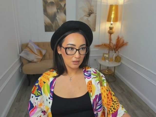 EvaSarazardje live cam on BongaCams