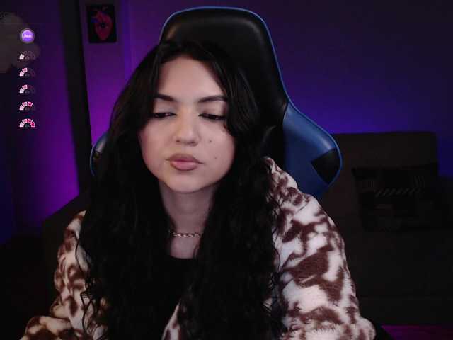 Babymelii's BongaCams show and profile