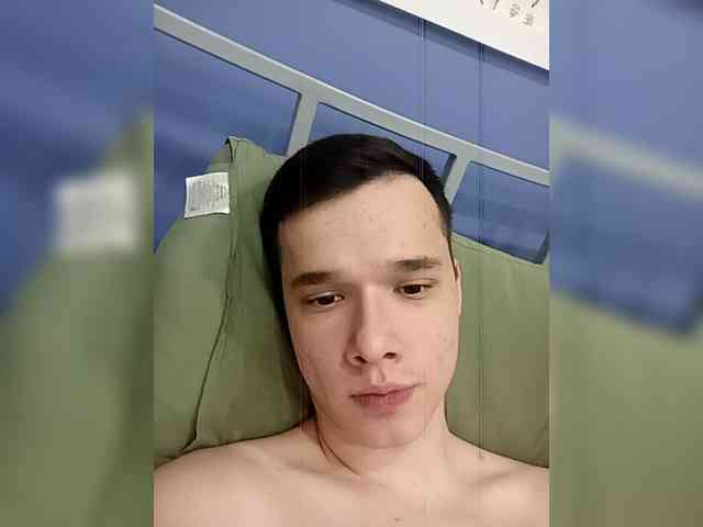 Hothornyboy1 Live Webcam on BongaCams