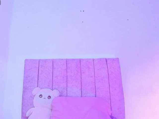 Mila-Wood live cam on BongaCams