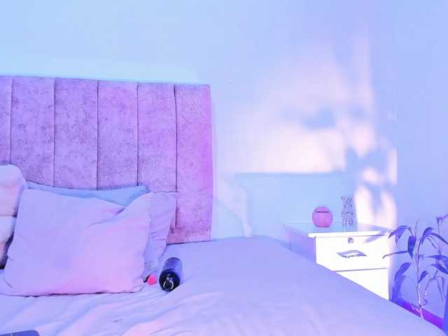 Mila-Wood live cam on BongaCams