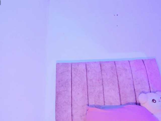 Mila-Wood live cam on BongaCams