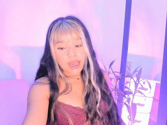Mila-Wood live cam on BongaCams