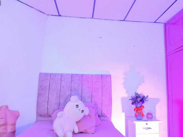 Mila-Wood live webcam show
