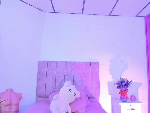 Mila-Wood live cam on BongaCams