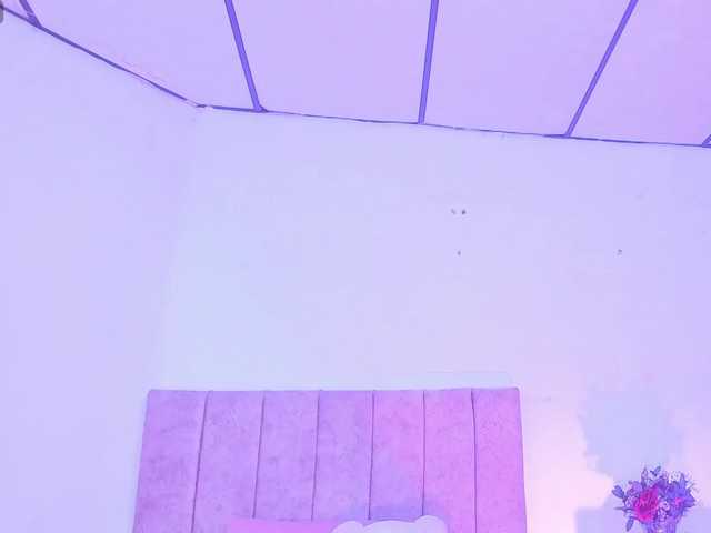 Mila-Wood live cam on BongaCams