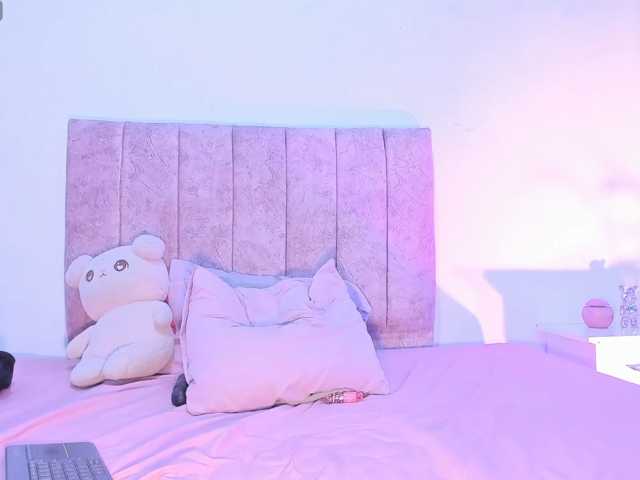 Mila-Wood live cam on BongaCams