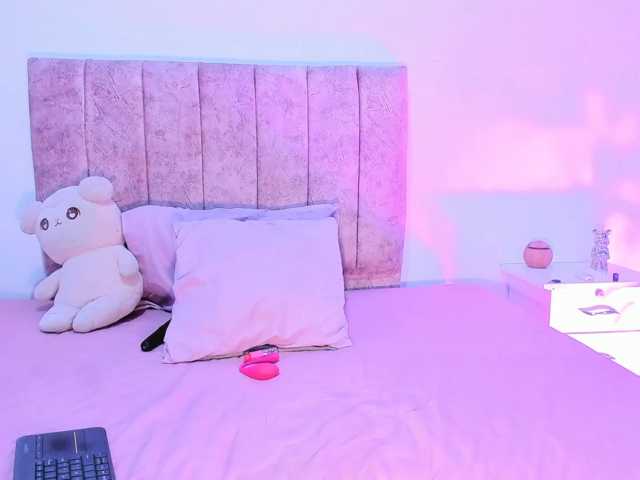 Mila-Wood live cam on BongaCams