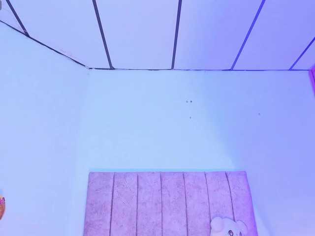 Mila-Wood live cam on BongaCams
