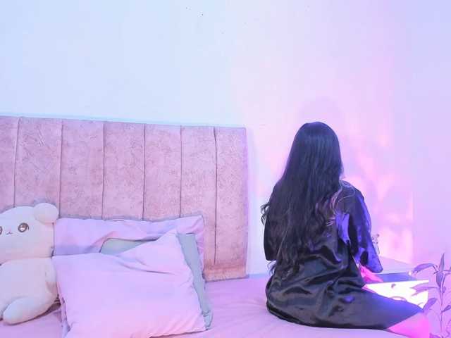 Mila-Wood live cam on BongaCams