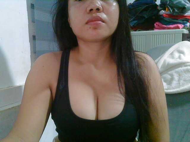 Courtney01 live cam on BongaCams