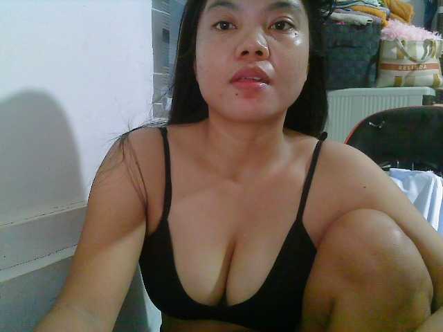 Courtney01 live cam on BongaCams