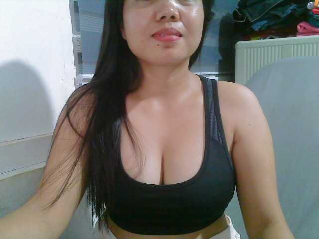 Courtney01 live cam on BongaCams
