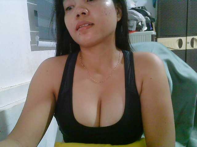 Courtney01's BongaCams show and profile