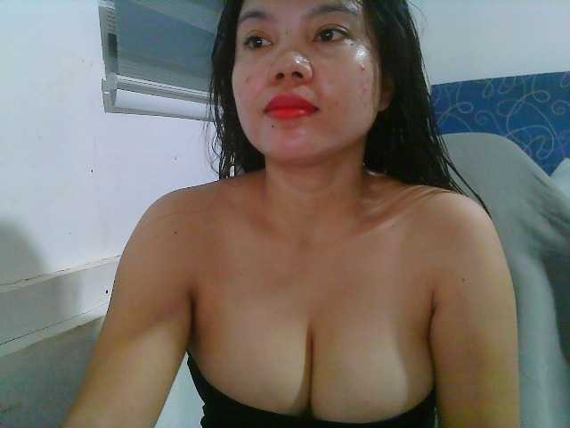 Courtney01 live cam on BongaCams