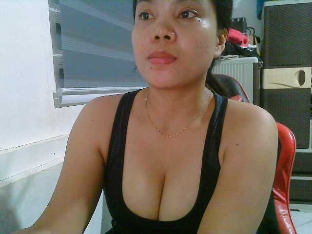 Courtney01's BongaCams show and profile