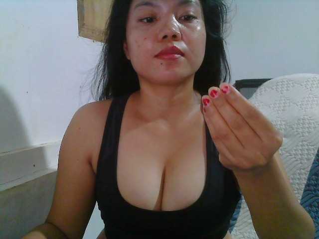 Courtney01 live cam on BongaCams