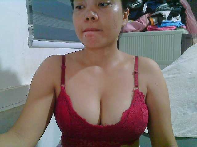 Courtney01 live cam on BongaCams