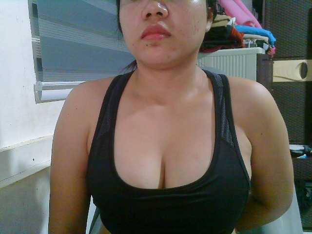 Courtney01 live cam on BongaCams