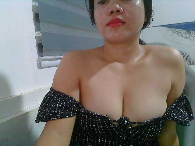 Courtney01 live cam on BongaCams