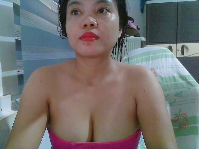Courtney01 live cam on BongaCams