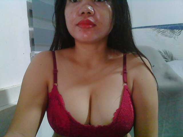 Courtney01 live cam on BongaCams
