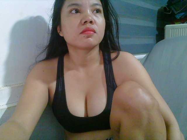 Courtney01 live cam on BongaCams