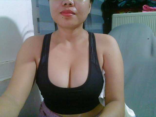 Courtney01 live cam on BongaCams